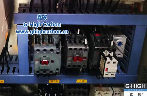 工廠設(shè)備保養(yǎng)進(jìn)行時